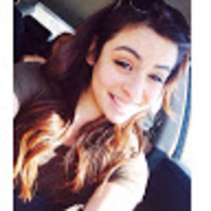 Meet your Posher, Yesenia